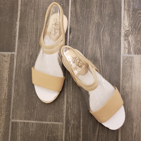 lifestride yolo women's wedge sandals